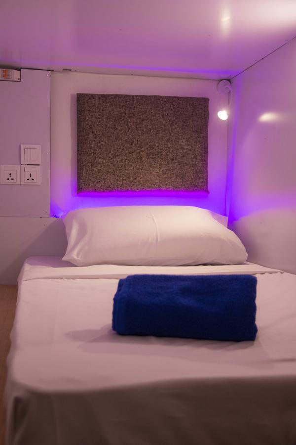 Hotel Bunk Planet Kandy Exterior foto