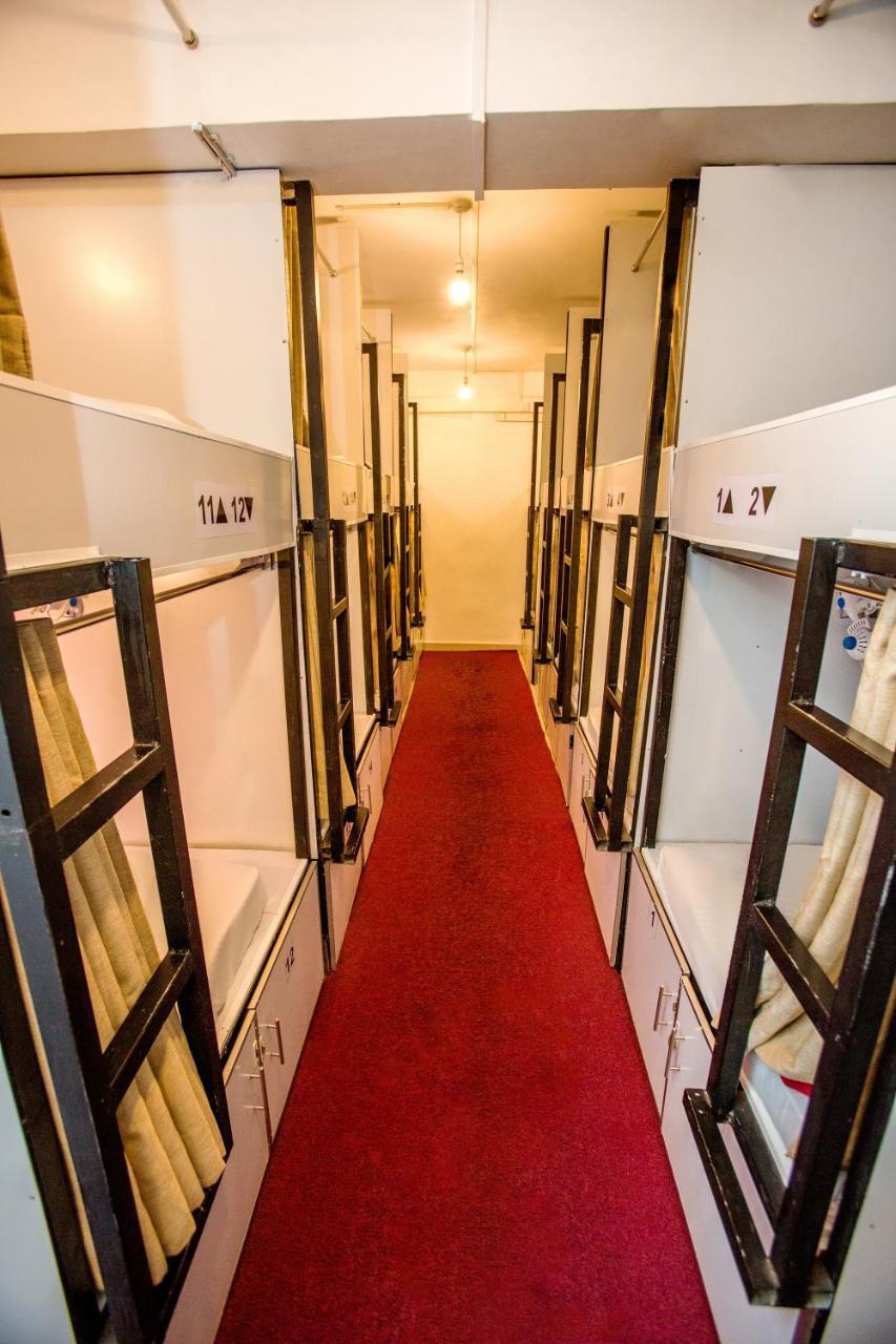 Hotel Bunk Planet Kandy Exterior foto