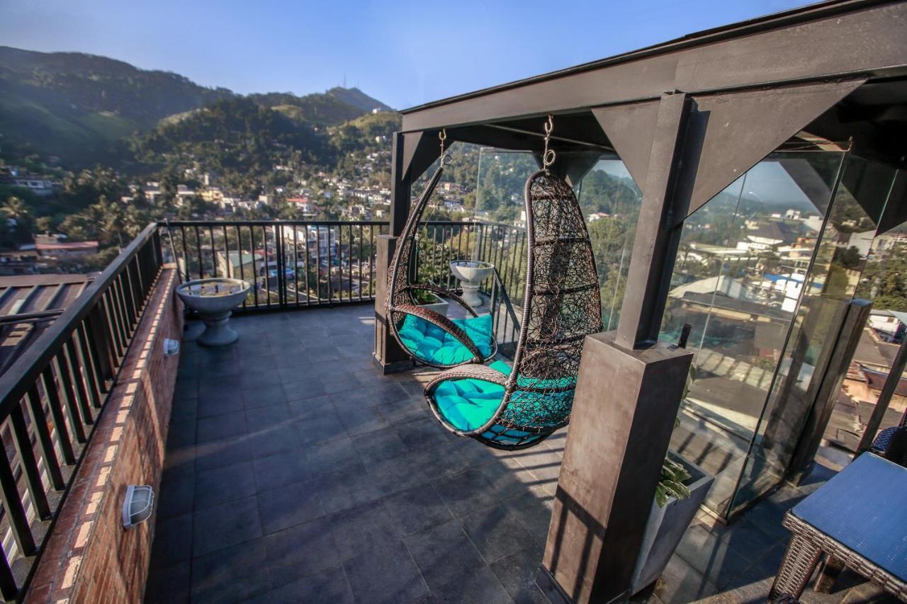 Hotel Bunk Planet Kandy Exterior foto